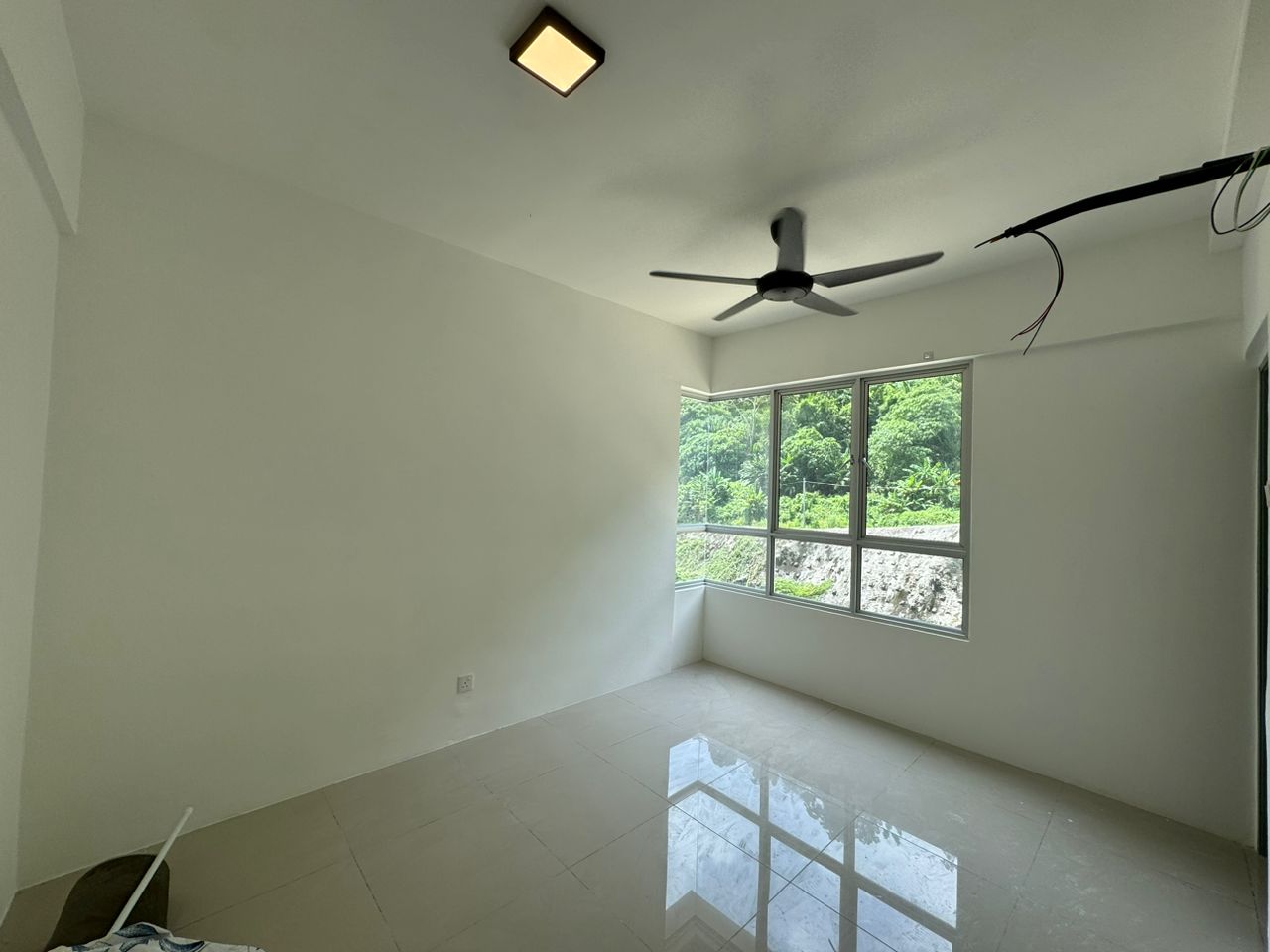 The Stone B Low Rent 1350 1000sf 3,1,2,2 FR - photo 8