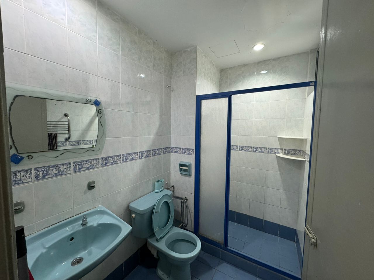 Desa Bukit Jambul 6 Low Rent 1500 1020sf 3,2,1 PF - photo 5