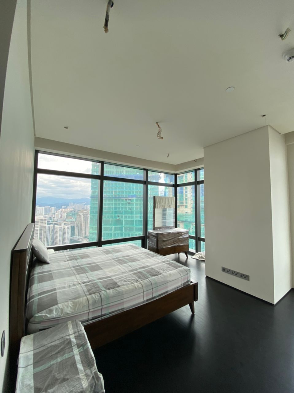 Four Season Place - photo 6