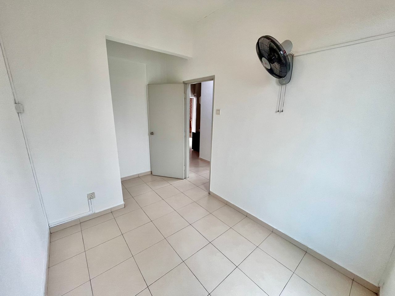 Kota Damansara, Suria Apartment, 3R2B, PF, by JHo - photo 5