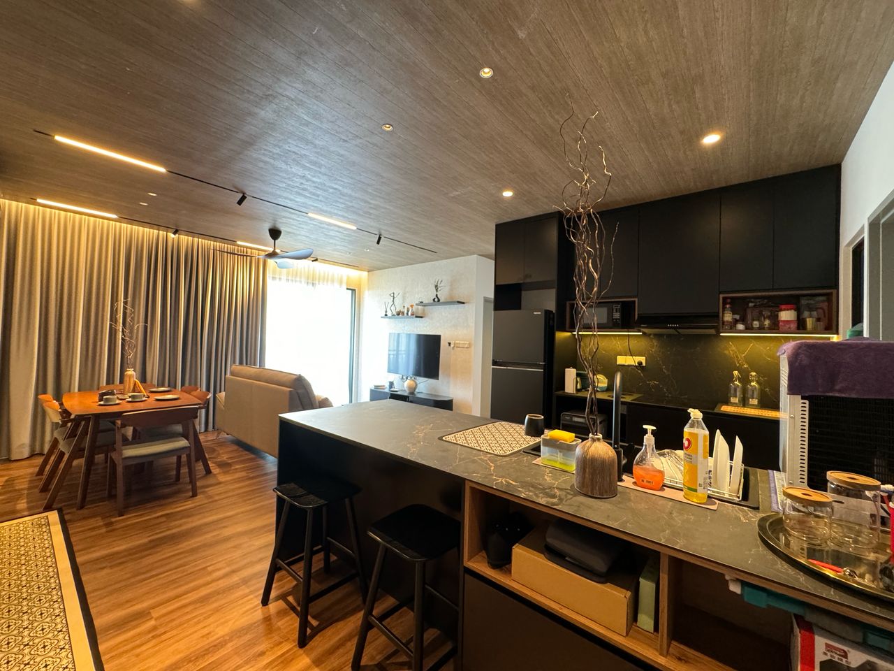 Mahogany, KD, 3R2B, Fully Furnished, by JHo - photo 2