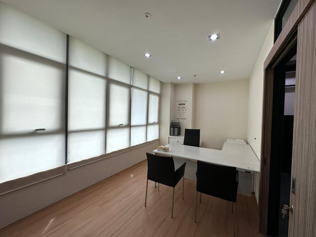 Tropicana Avenue, Fully Furnished Office by JHo - photo 5