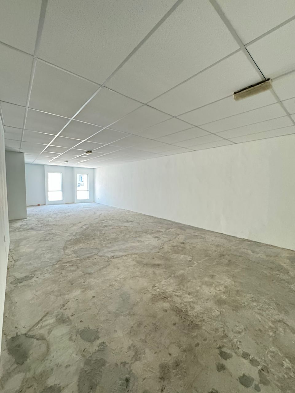 The Strand Kd, 2,5 floor shop, Facing Main Road - photo 8
