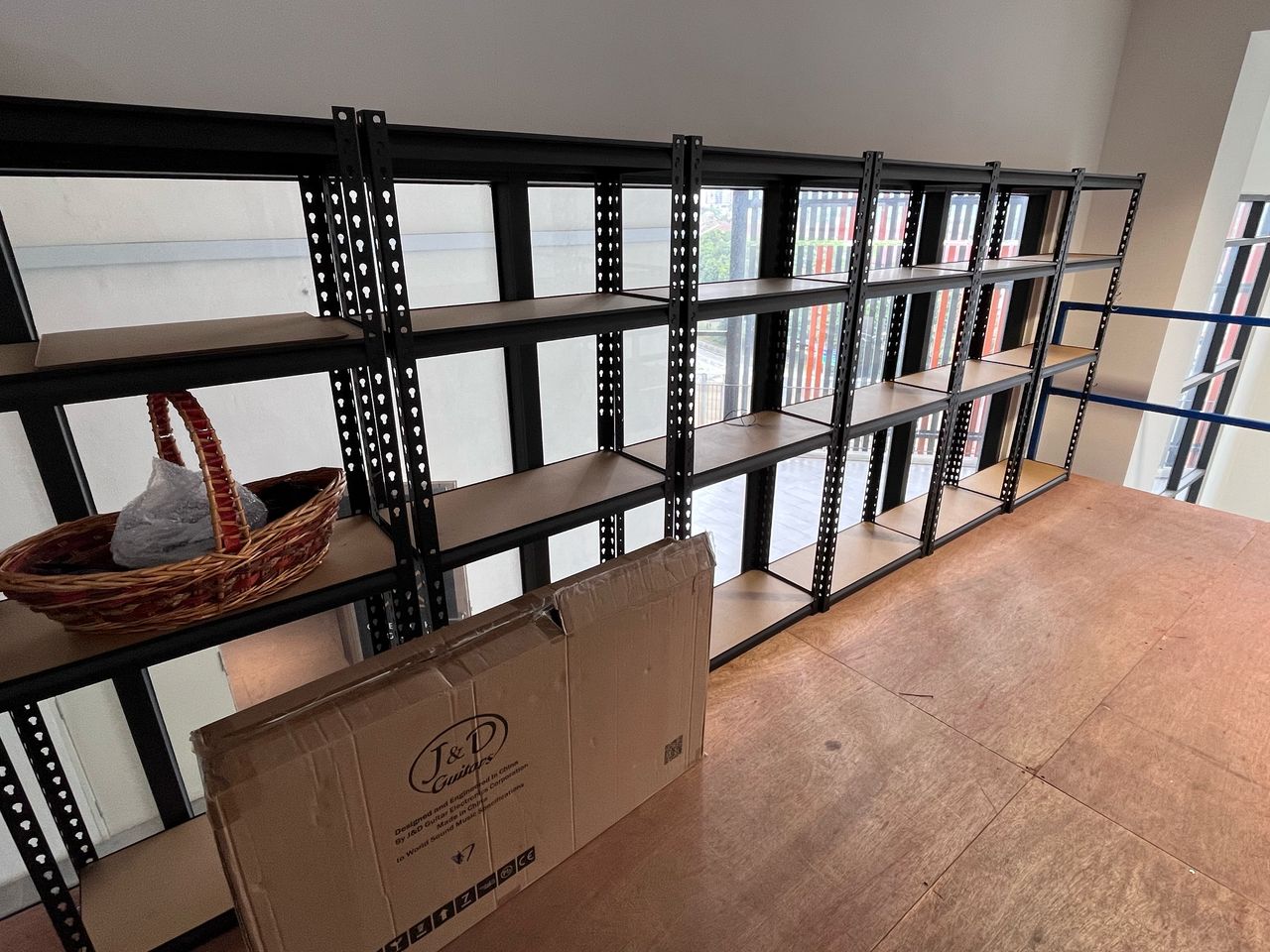 Kota Damansara, Emporis Shop Office, Loading Lift - photo 3