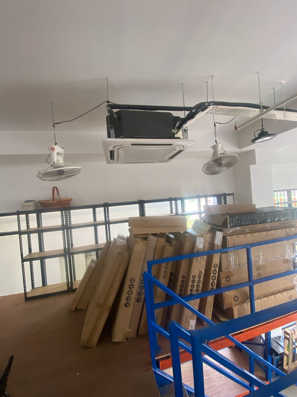 Kota Damansara, Emporis Shop Office, Loading Lift - photo 6