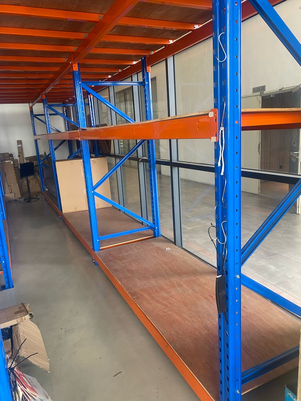 Kota Damansara, Emporis Shop Office, Loading Lift - photo 9