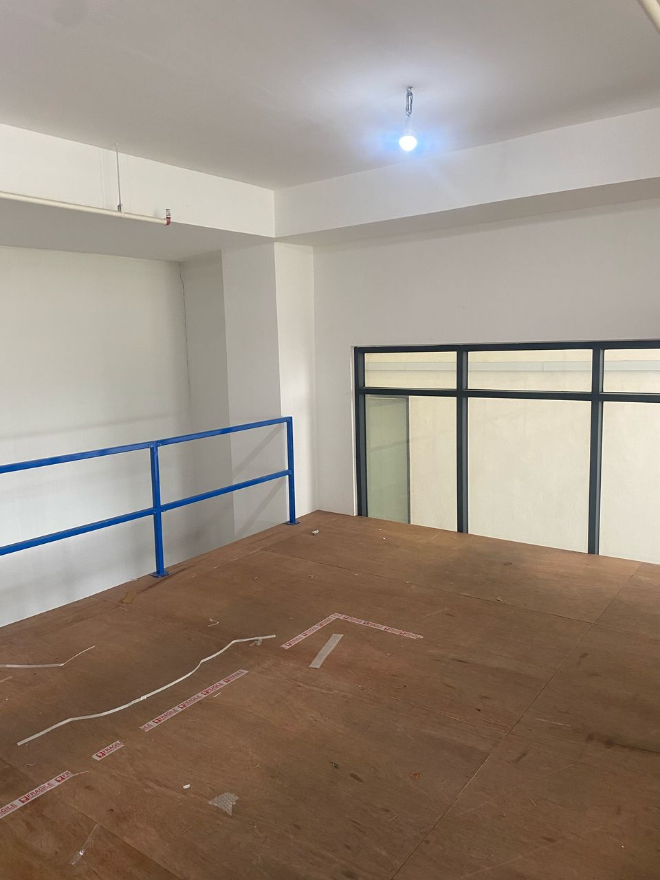 Kota Damansara, Emporis Shop Office, Loading Lift - photo 12