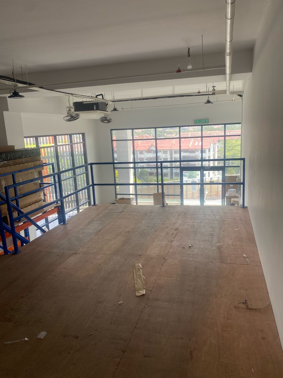 Kota Damansara, Emporis Shop Office, Loading Lift - photo 13