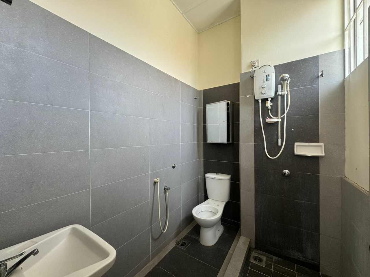 Villa Damansara KD 2-Storey Landed, 5 Rooms Partly - photo 6
