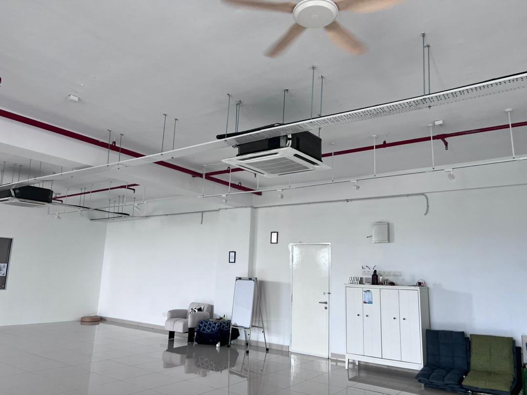 Pj Park 51 Boulevard, Corner Office for Rent - photo 4