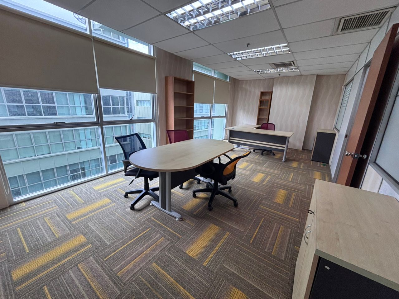 Mont Kiara Publika Solaris Dutamas Furnish Office