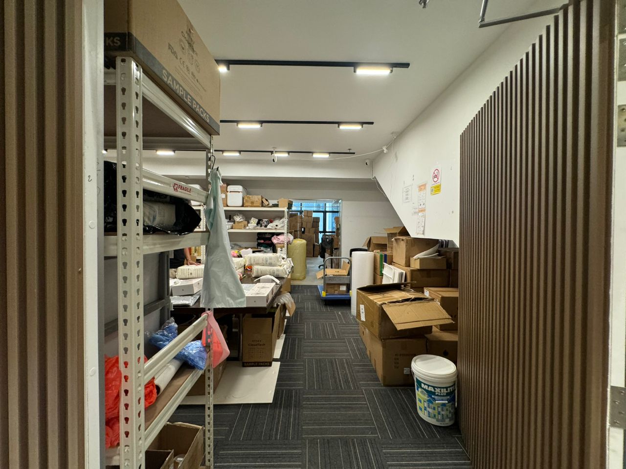 Emhub, Kota Damansara - photo 8
