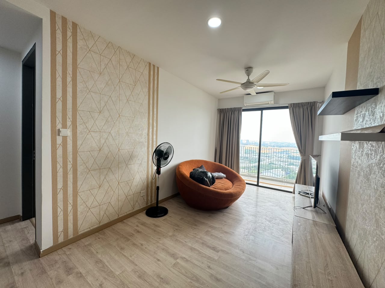 Emporis Residences Kota Damansara, 2R1B, FF - photo 2