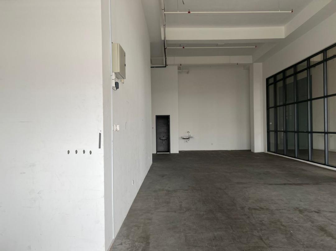 KD Emporis Retail Office, Partly Furnished with Ac - photo 2