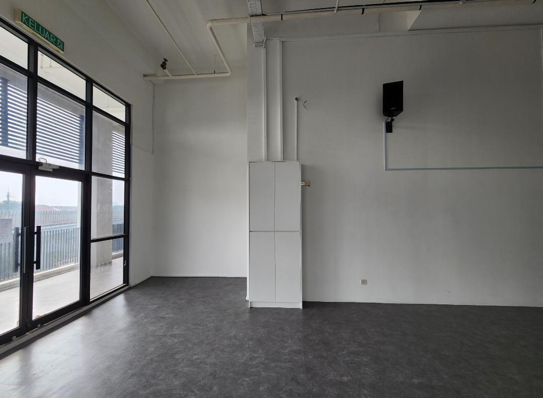 KD Emporis Retail Office, Partly Furnished with Ac - photo 3