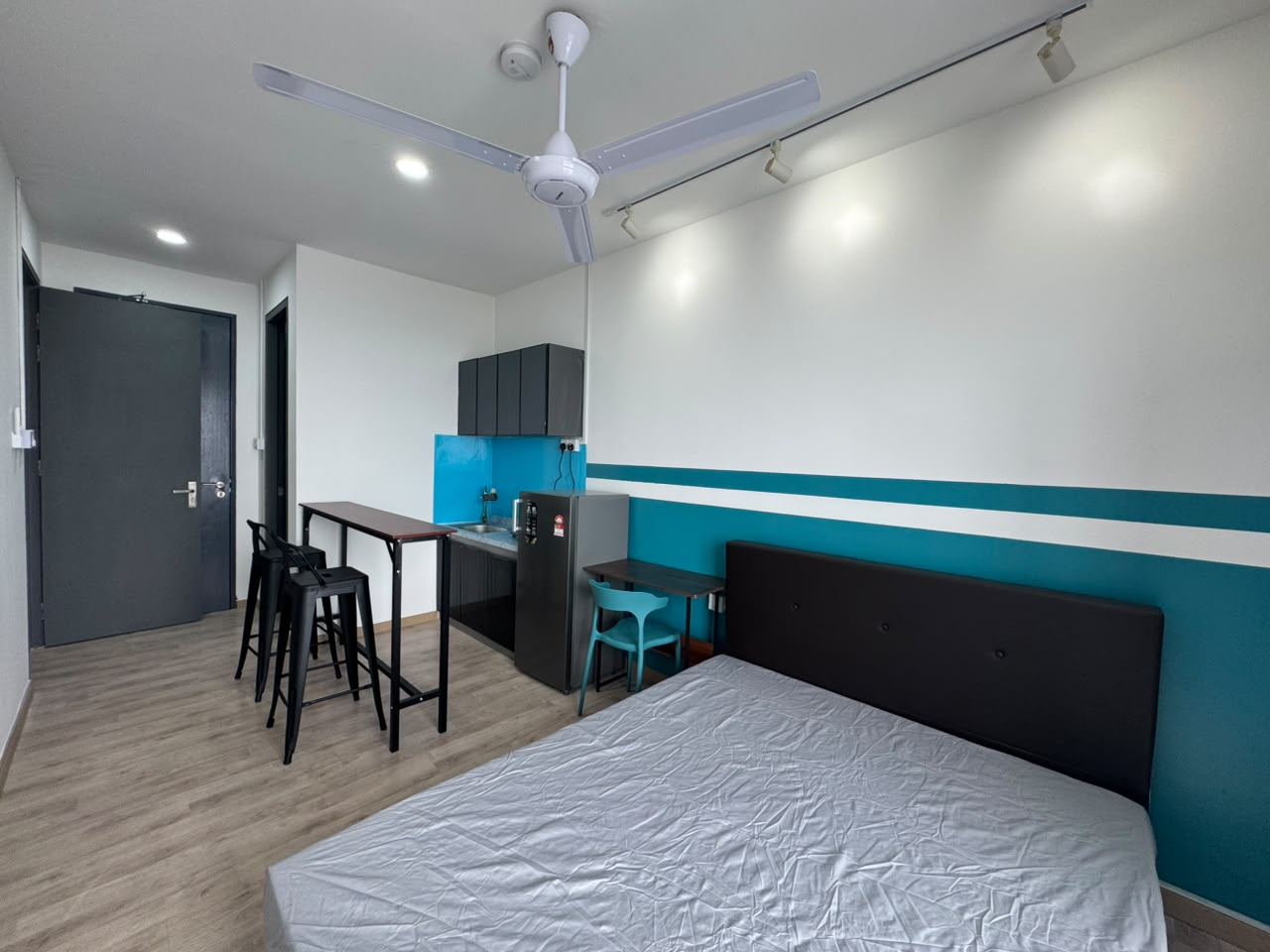Emporis, KD, Dual Key, Fully Furnished Studio - photo 7