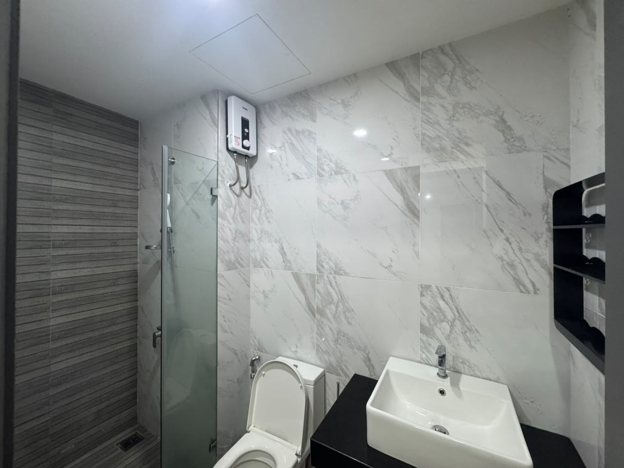Emporis, KD, Dual Key, Fully Furnished Studio - photo 12