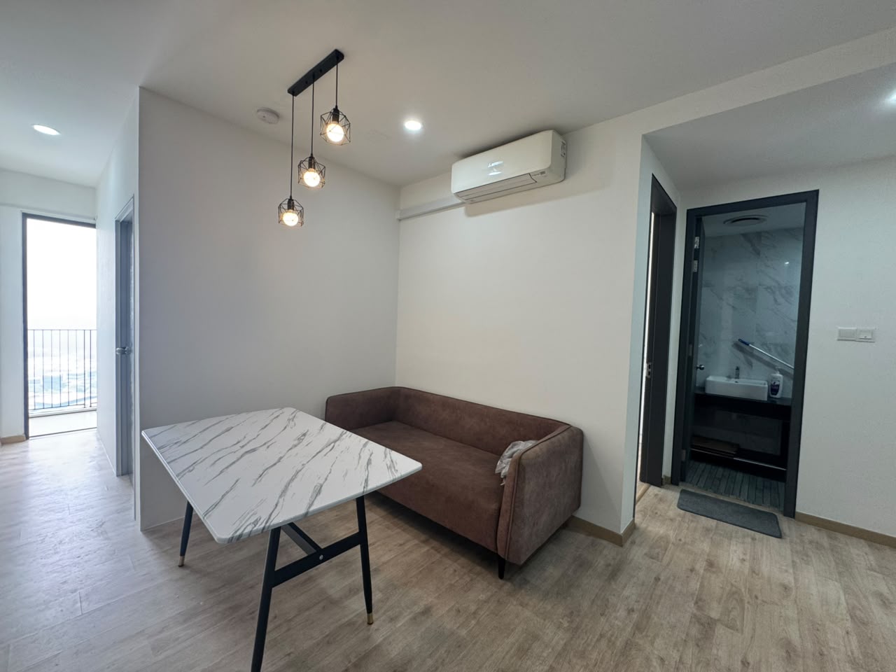 Emporis, KD, Dual Key, Fully Furnished 2R1B - photo 2