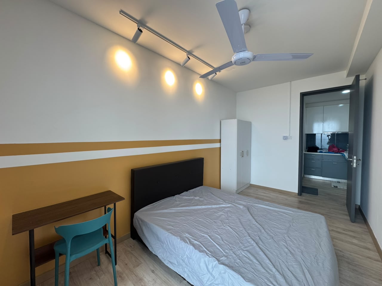 Emporis, KD, Dual Key, Fully Furnished 2R1B - photo 6