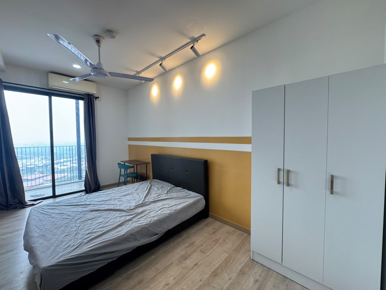 Emporis, KD, Dual Key, Fully Furnished 2R1B - photo 7
