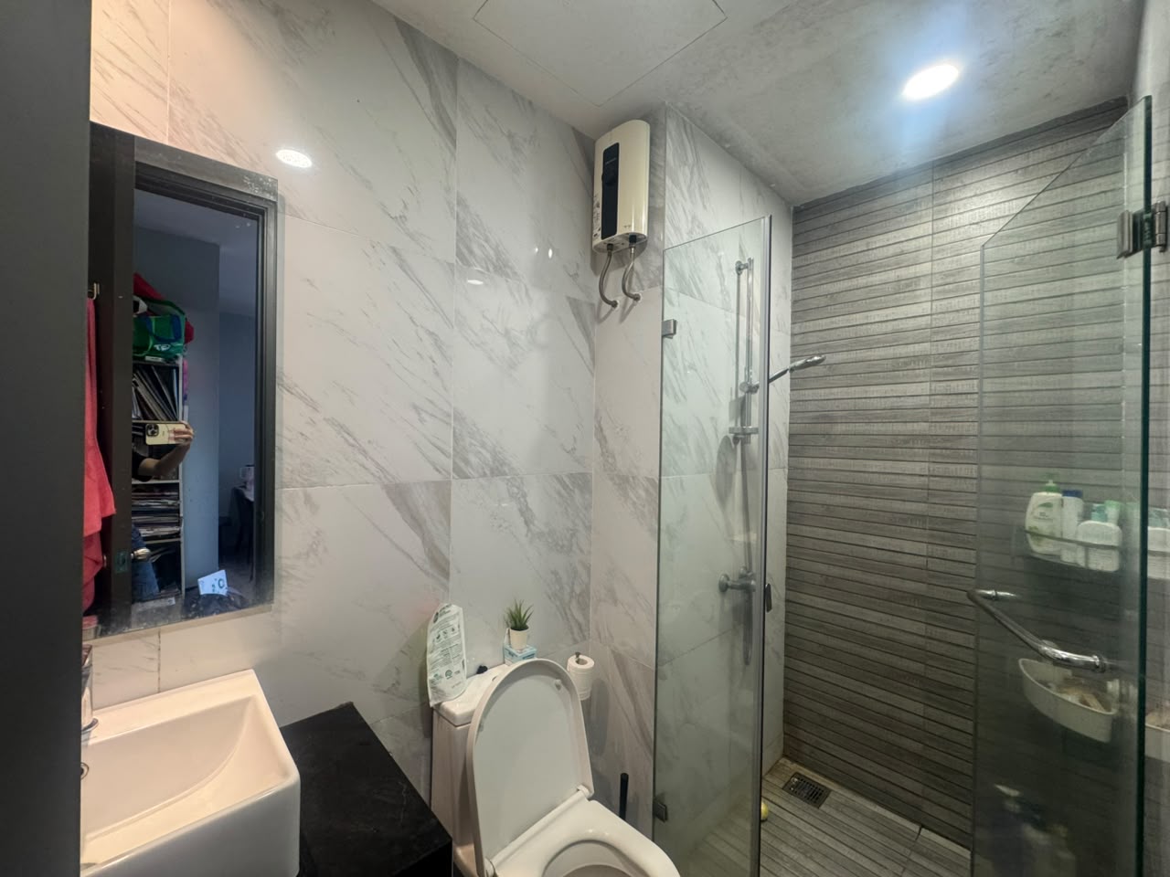 Emporis, KD, Fully Furnished, 3 Rooms - photo 11