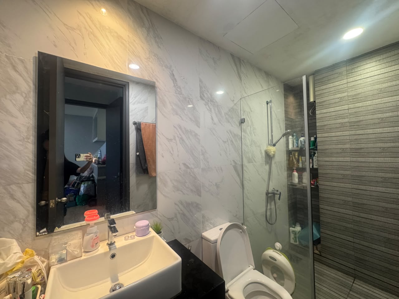 Emporis, KD, Fully Furnished, 3 Rooms - photo 13