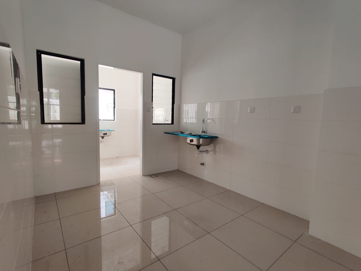 Setia Utama , 2 sty Terrace House For Sale - photo 2