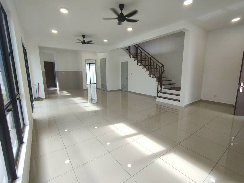 Setia Utama 4- 2800k ...