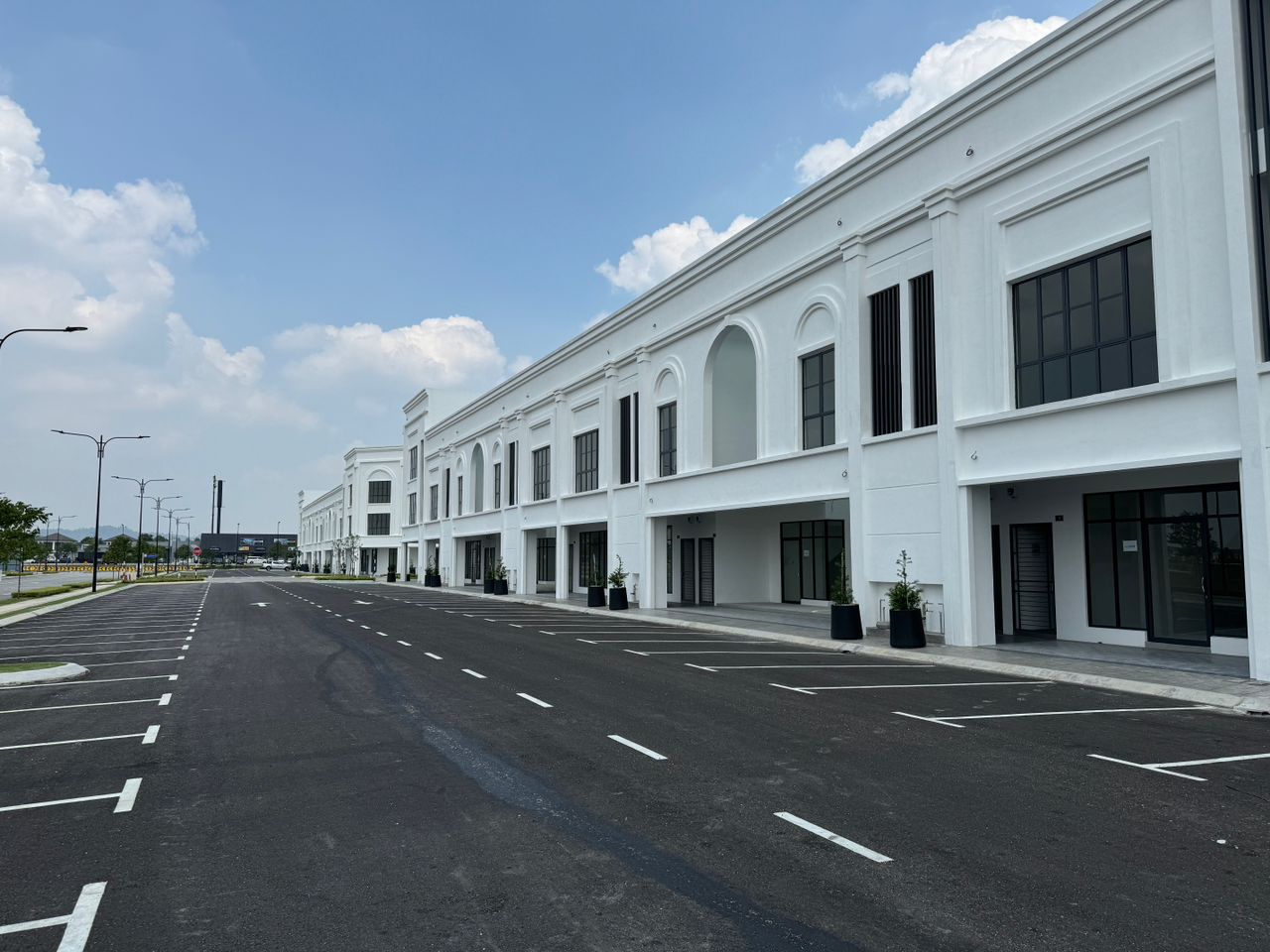 Eco Grandeur Utopia 3sty Corner Shop 25K - photo 3