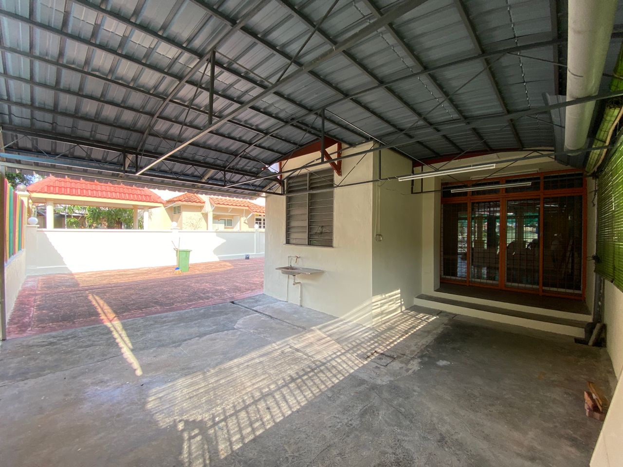 Solok Bukit Jambul 2 Storey Semi D - photo 6