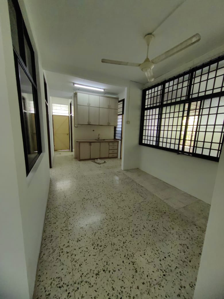Taman Sri Indah, Single Storey Terrace, Corner - photo 2