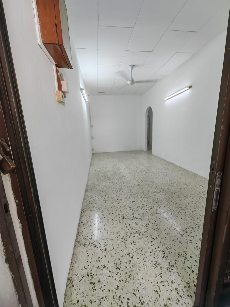 Taman Sri Indah, Single Storey Terrace, Corner - photo 4