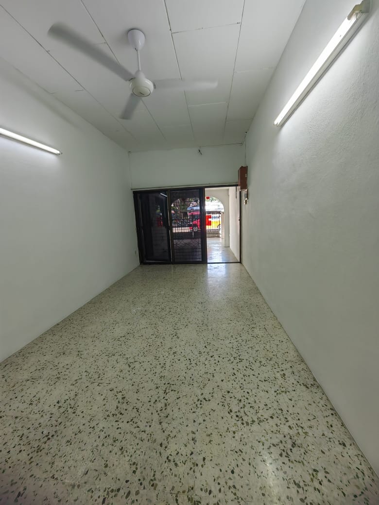 Taman Sri Indah, Single Storey Terrace, Corner - photo 6