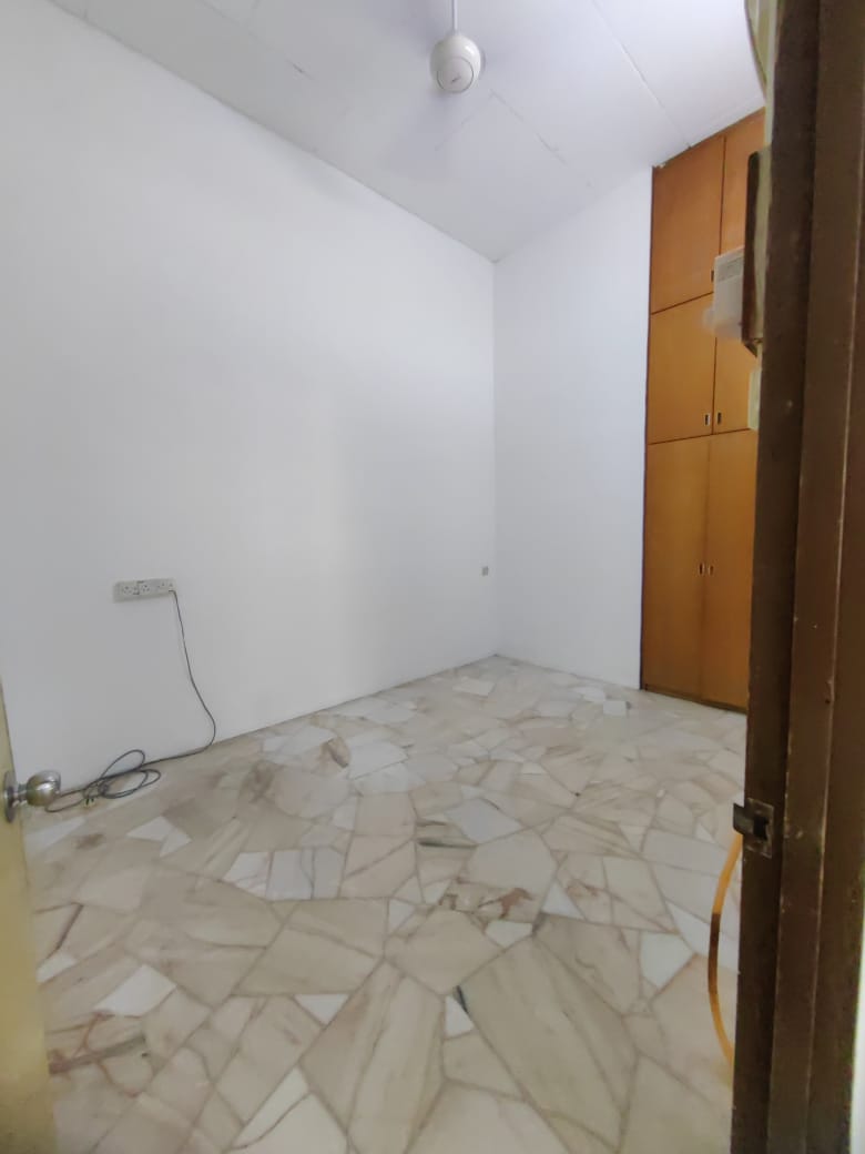 Taman Sri Indah, Single Storey Terrace, Corner - photo 7