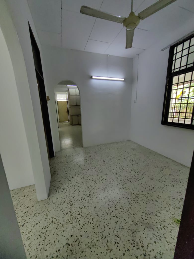 Taman Sri Indah, Single Storey Terrace, Corner - photo 9