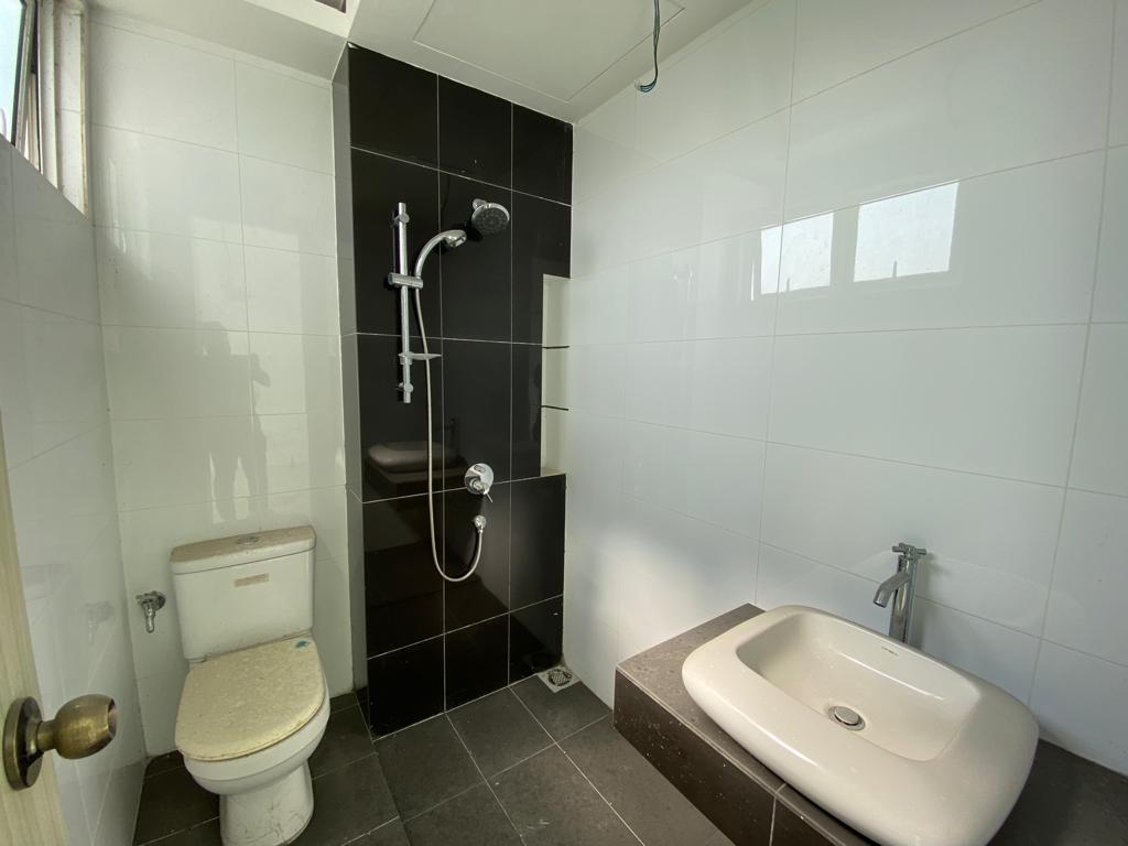 Clovers, 1012sf, High Floor - photo 4