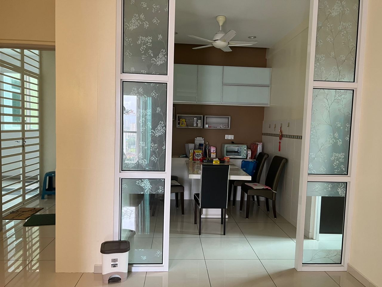 One Imperial, 1180sf - photo 6