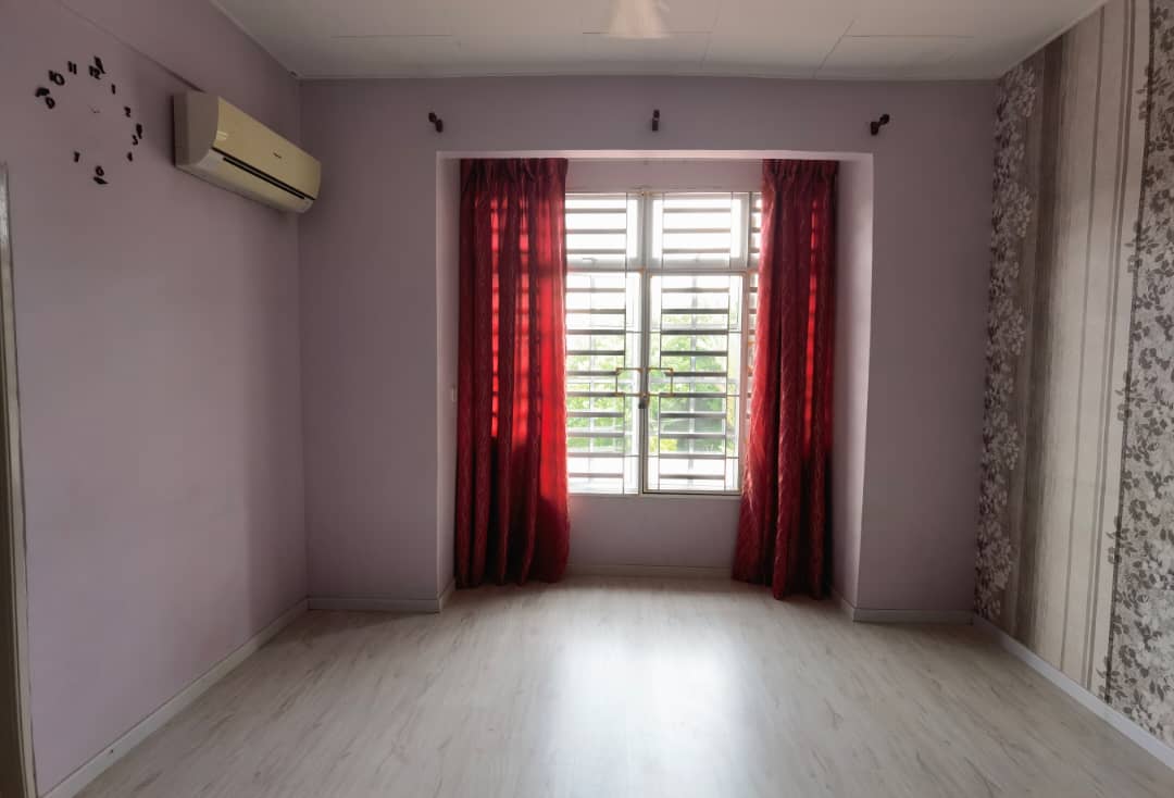 Renovated 2 Storey Terrace at Teluk Kumbar - photo 3