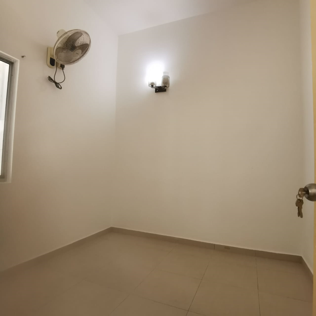 Setia Vista,LA 1400sf, 2 Storey Terrace - photo 2