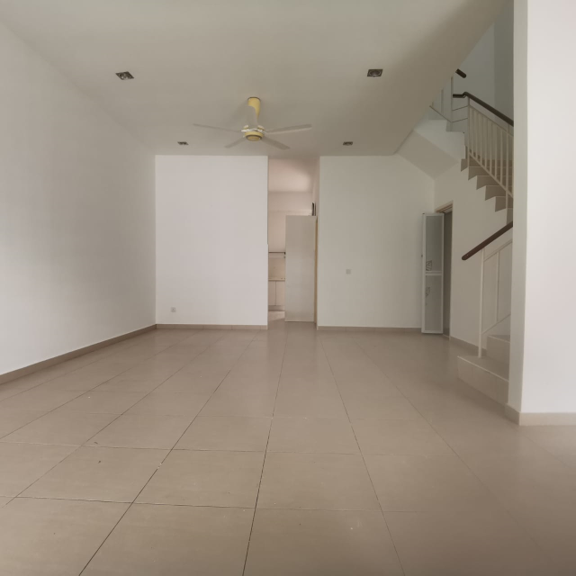 Setia Vista,LA 1400sf, 2 Storey Terrace - photo 6