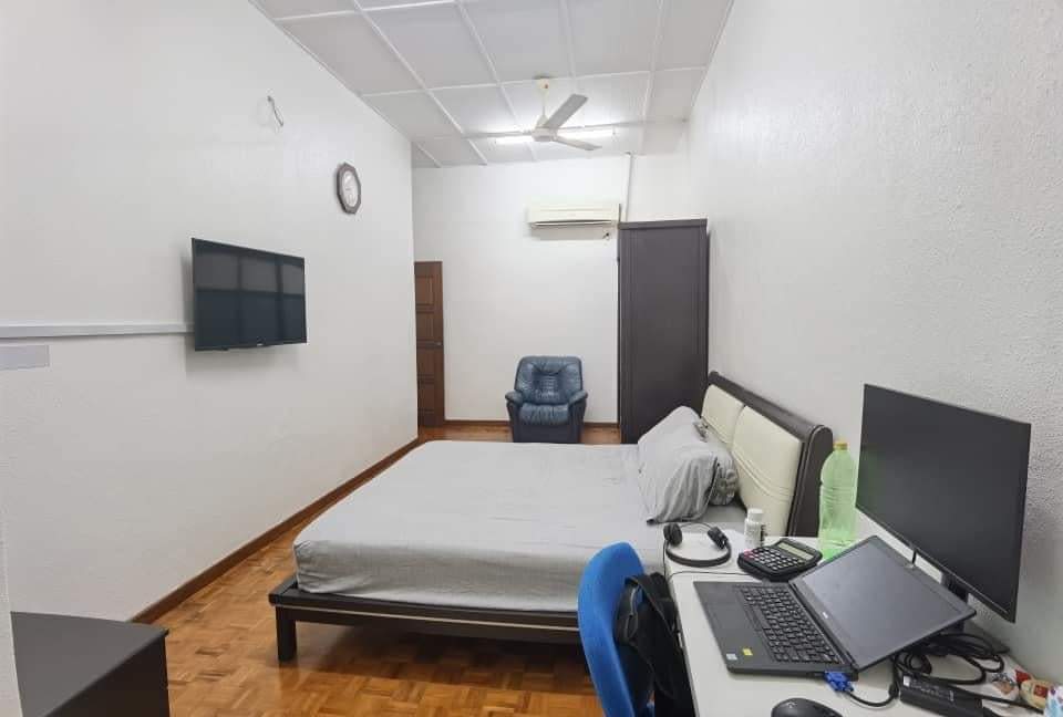 2 Storey Terrace, FreeHold, Jelutong - photo 4