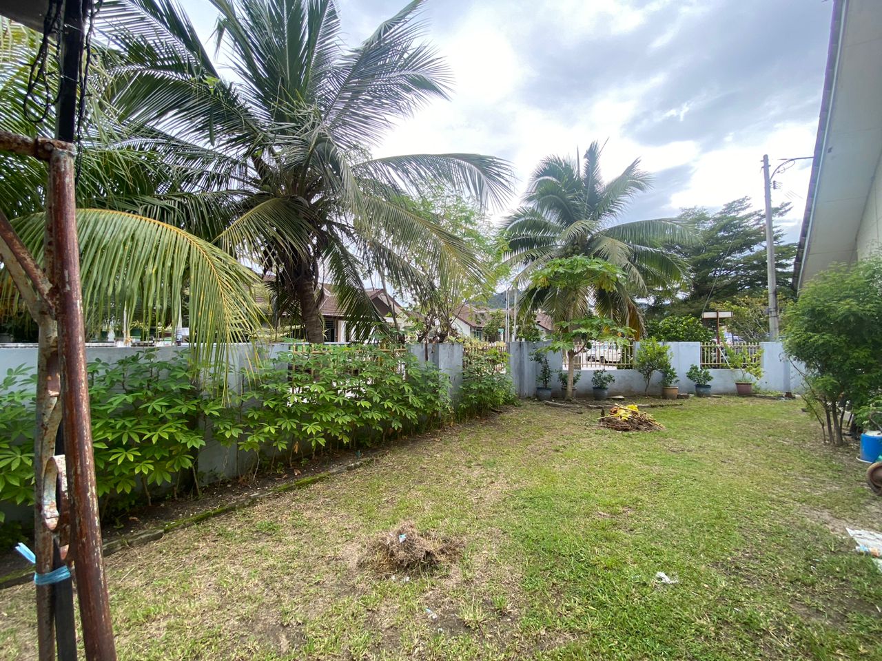 Corner Single Storey Terrace, Sungai Ara, 2600sf - photo 2