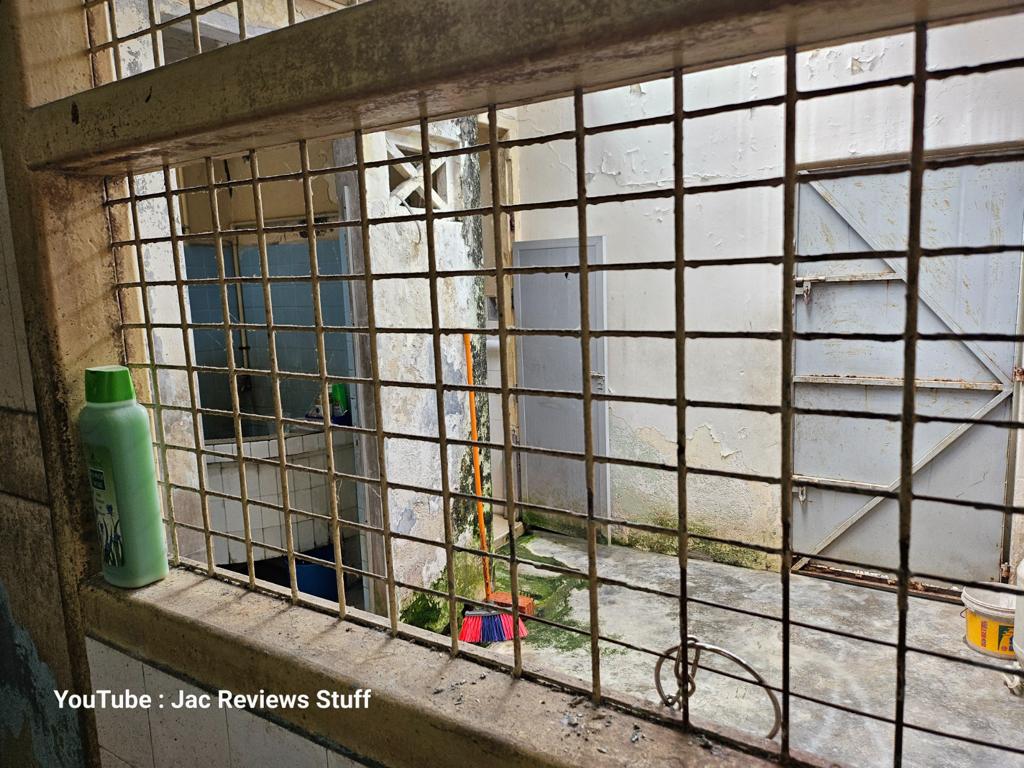 Double Storey Terrace at Jalan Khaw Sim Bee - photo 2