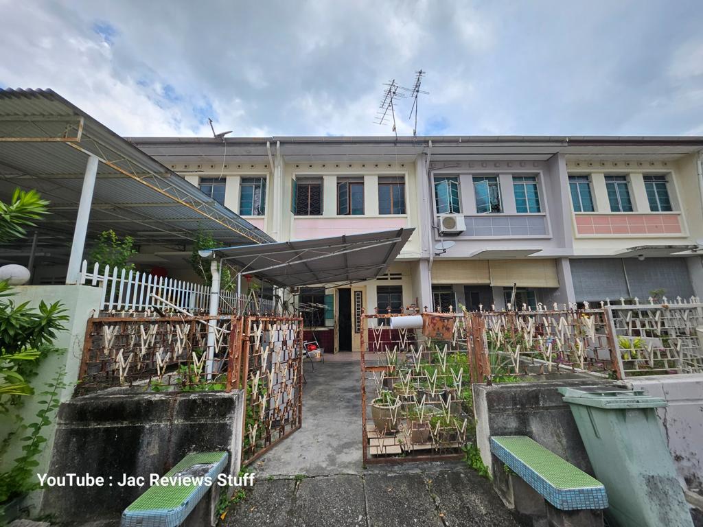 Double Storey Terrace at Jalan Khaw Sim Bee - photo 4