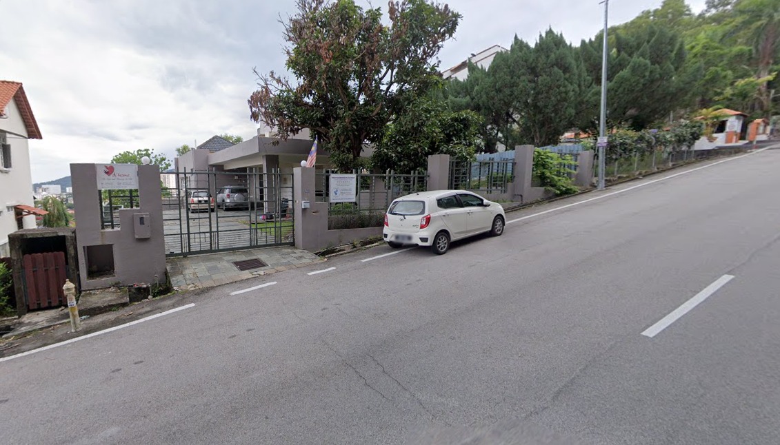 Lintang Bukit Jambul 3 Storey Bungalow - photo 2