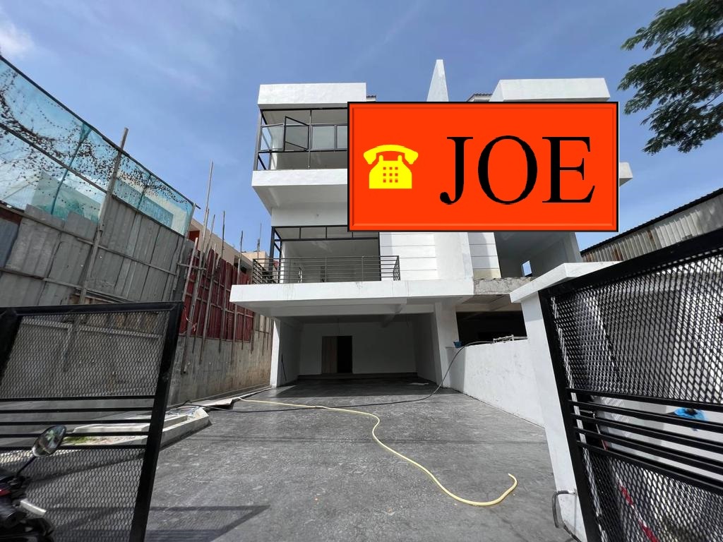 Hilir Pemancar Gelugor 3 Storey Semi D
