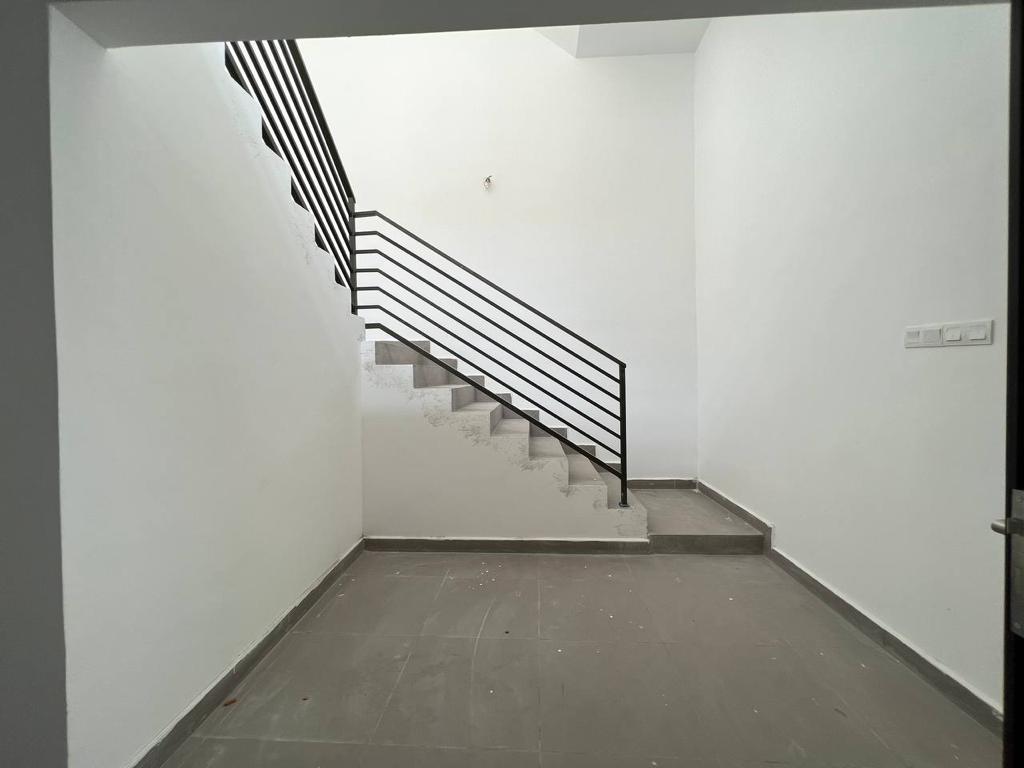 Hilir Pemancar Gelugor 3 Storey Semi D - photo 2