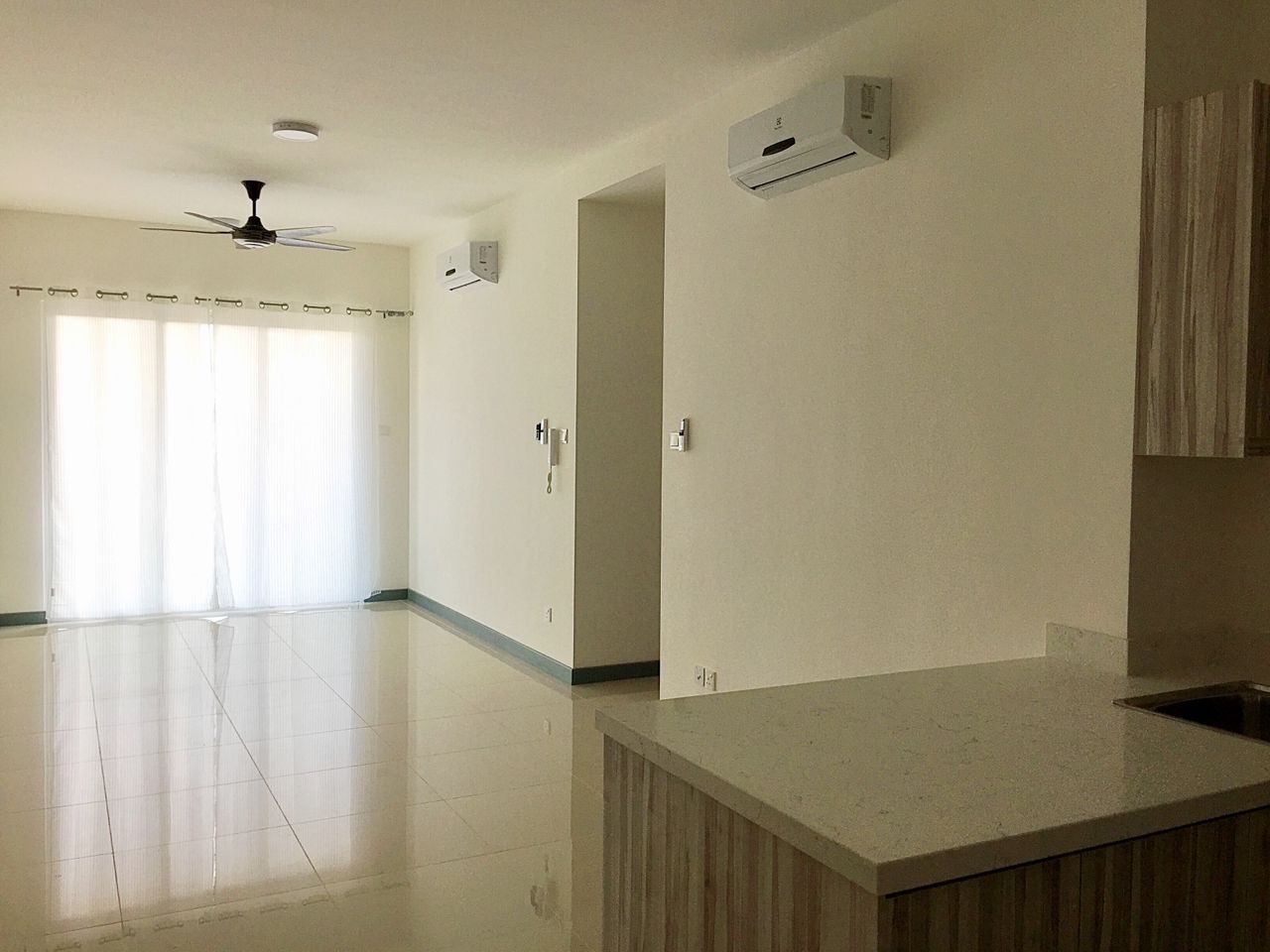 Southbank Rm530k PF 3r 953sf - photo 2