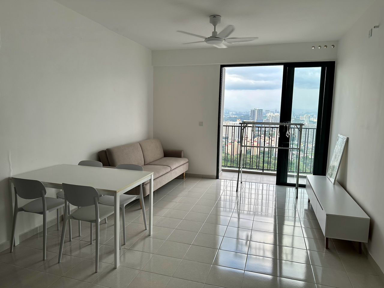 Rent Aman jalil Rm2000 - photo 3