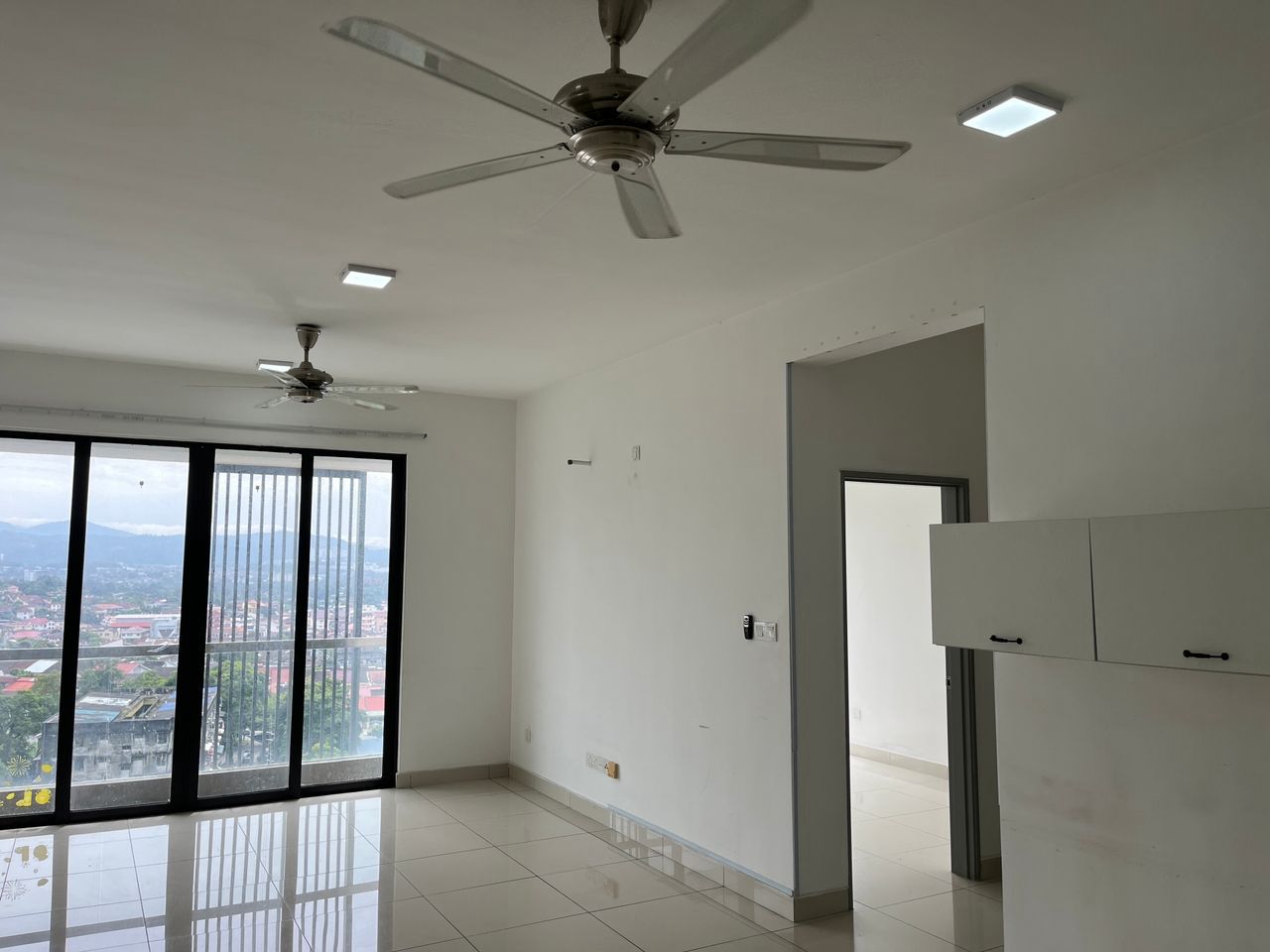 Rent You Vista Rm1700 - photo 2